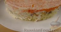 Салат-торт "Селёдка под шубой" под свекольно-сырным муссом