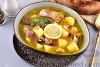 Фасолевый суп со свиными рёбрышками и шампиньонами