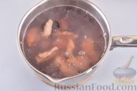 Фасолевый суп со свиными рёбрышками и шампиньонами