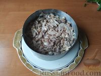 Слоёный салат «Сосновый бор» с крабовыми палочками и грибами
